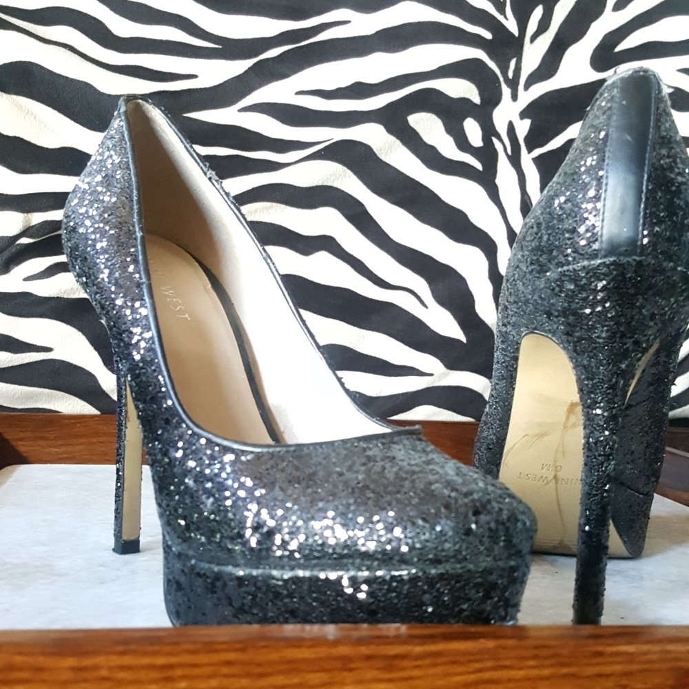 BlackHeel Platform Stiletto Pumps